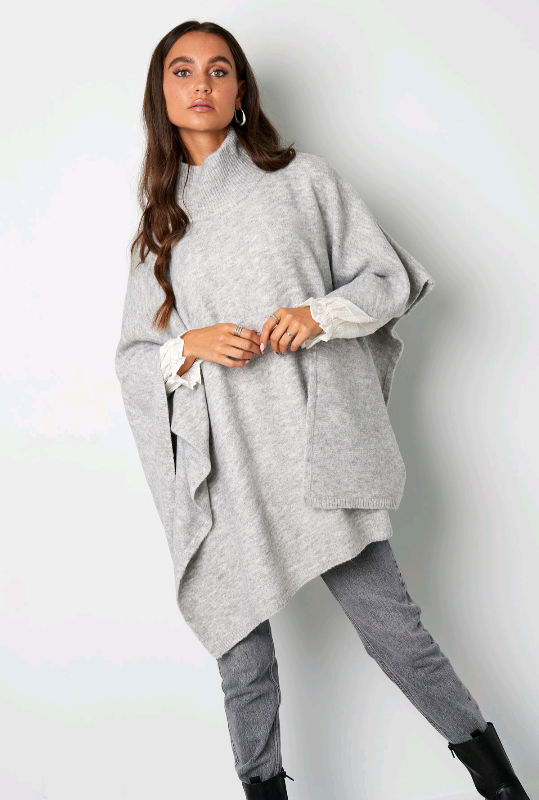 Basic poncho grijs