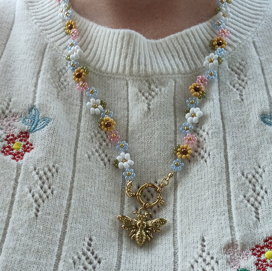 Bee bloom chain