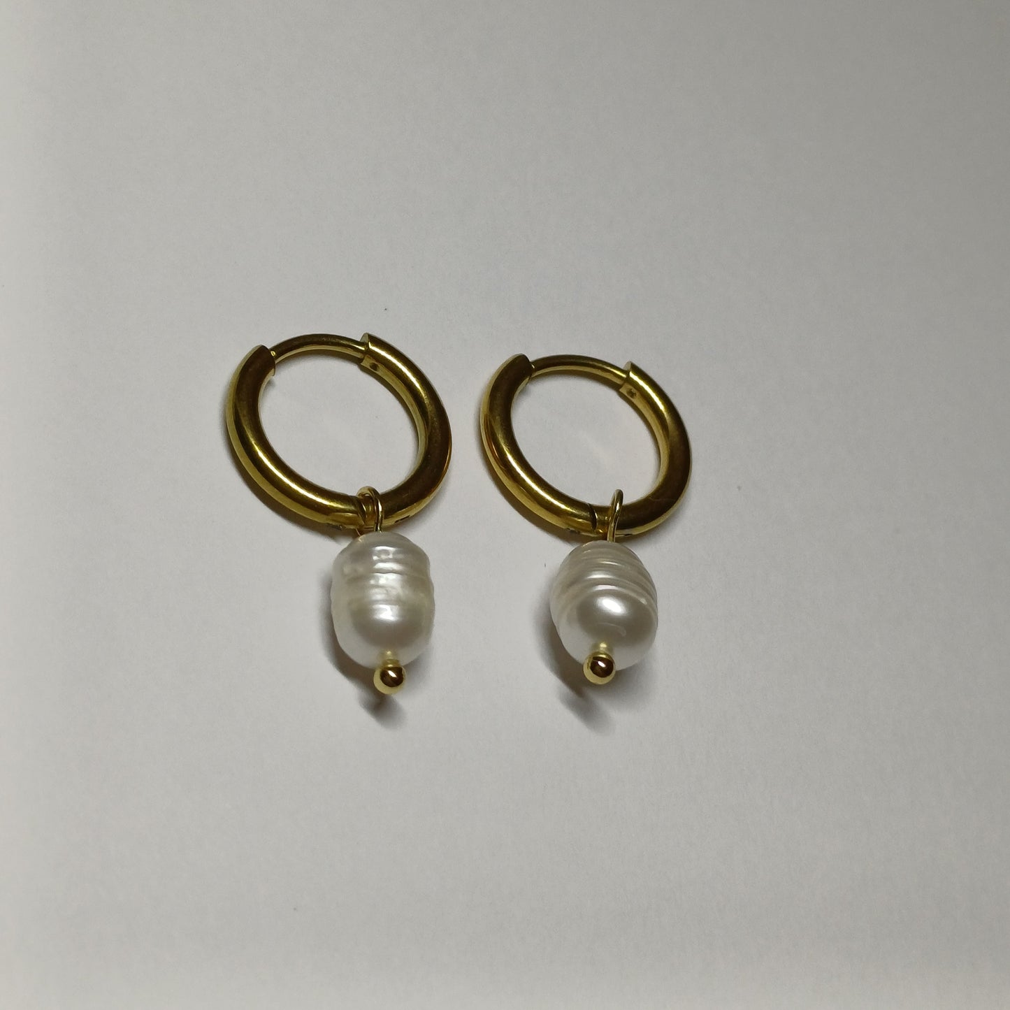 Freshwater pearl earrings