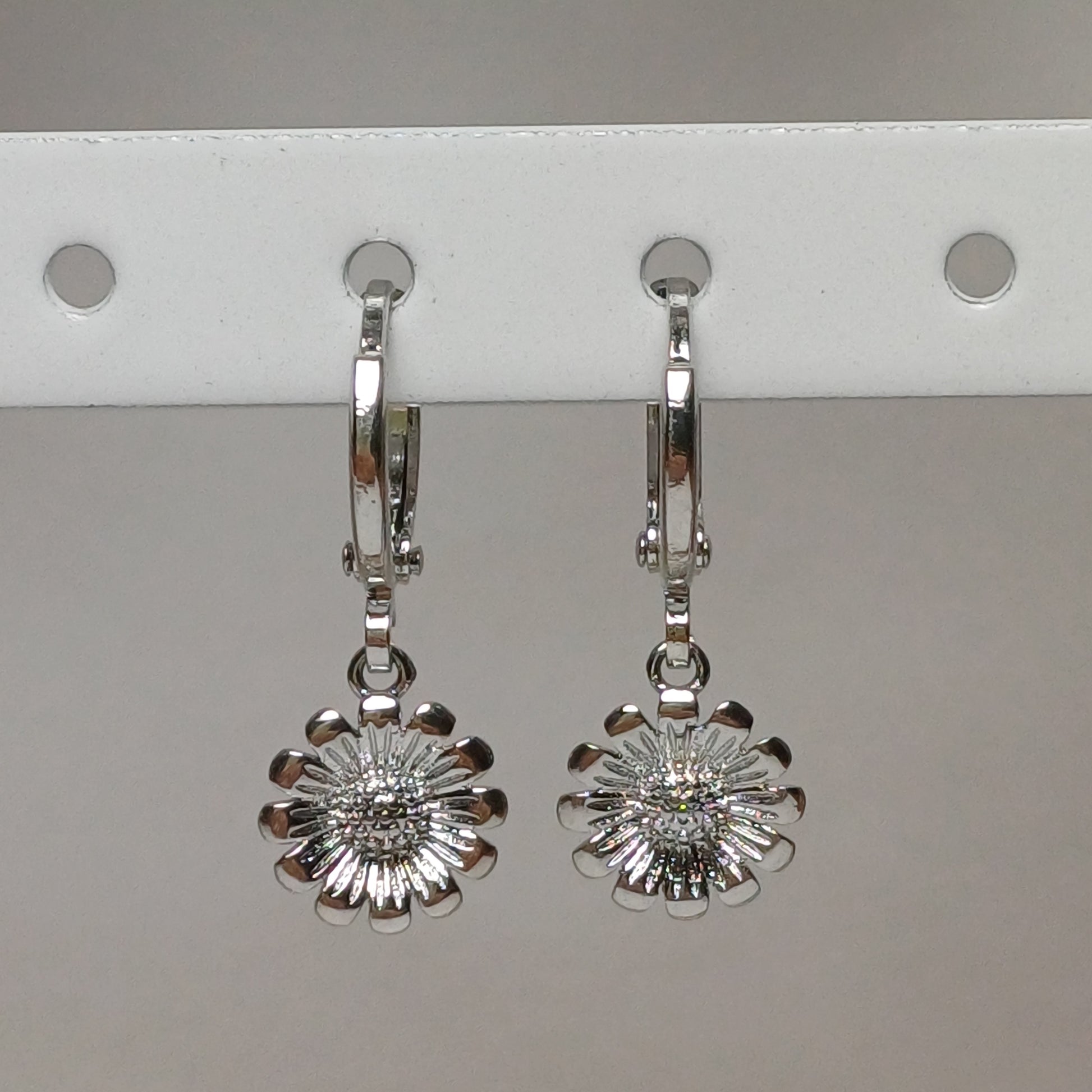 Cute flower earrings.