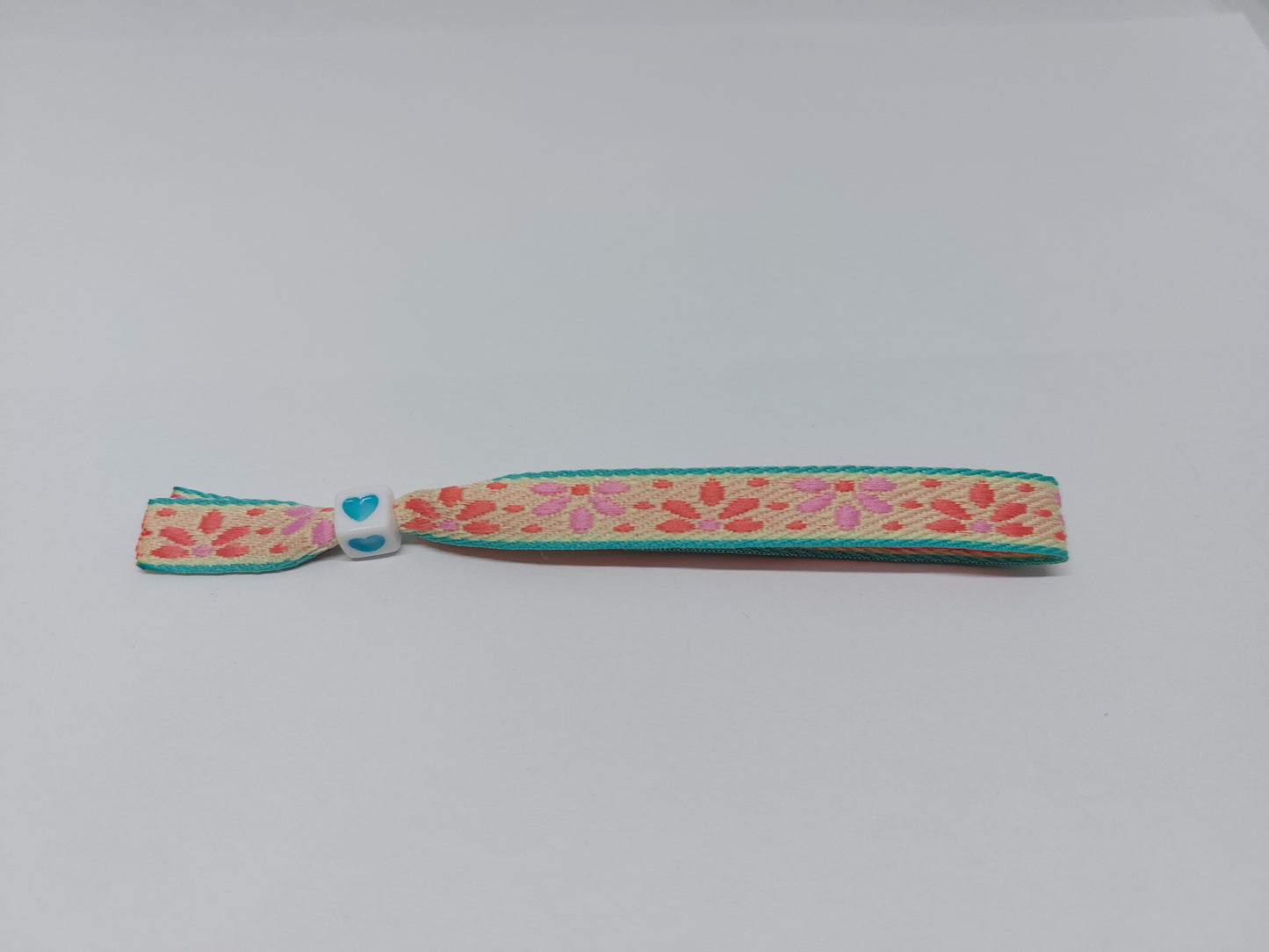 Flower power ribbon strap