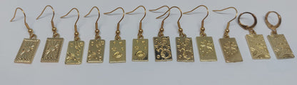 Tag earrings gold