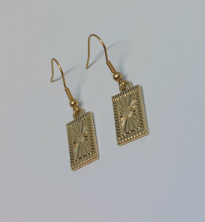 Tag earrings gold