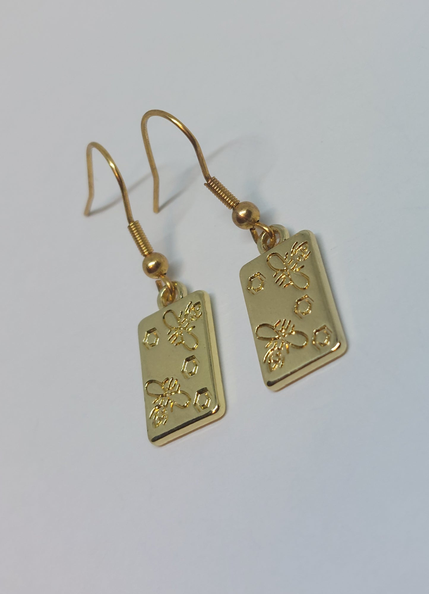 Tag earrings gold