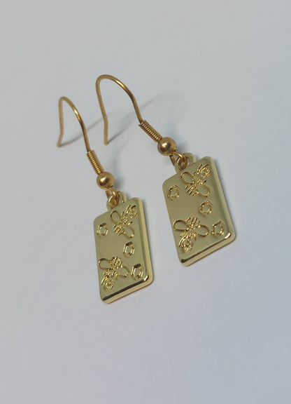 Tag earrings gold