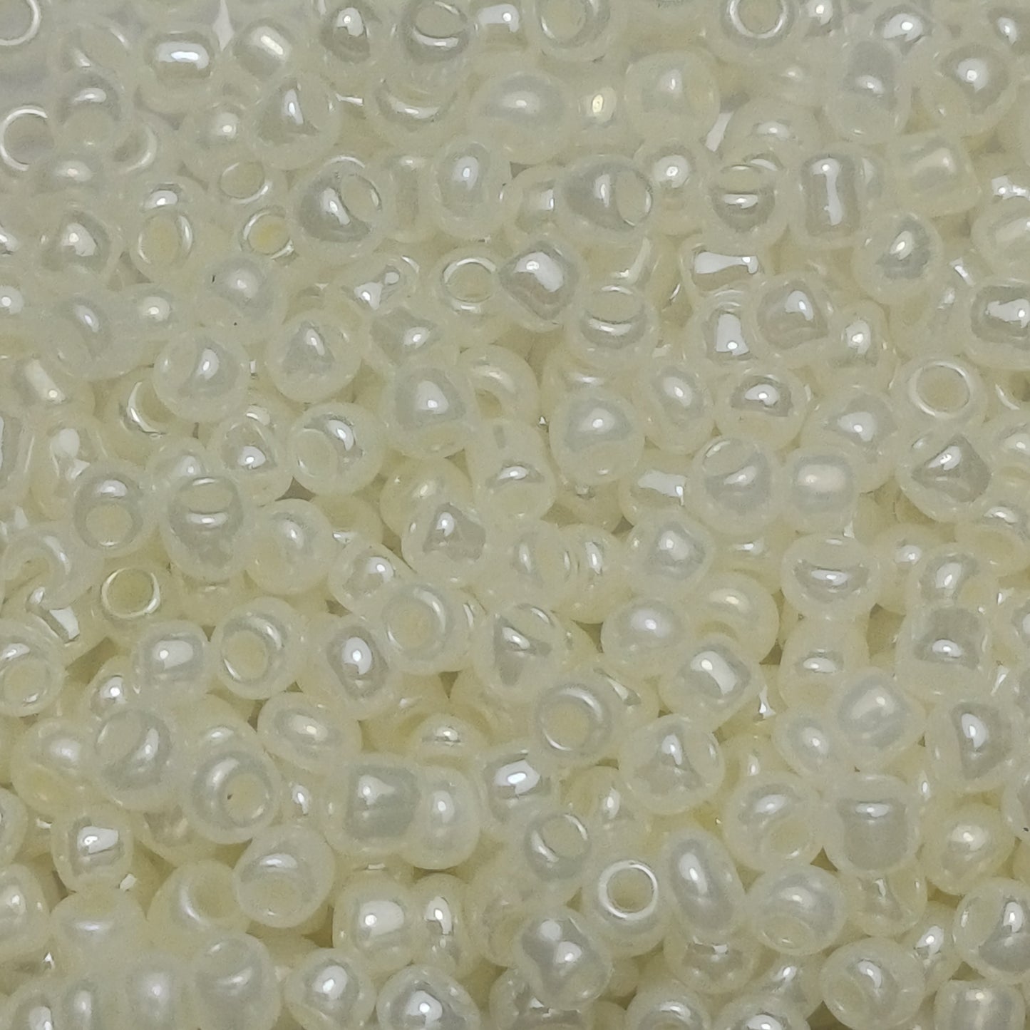 Beige 3mm seed beads