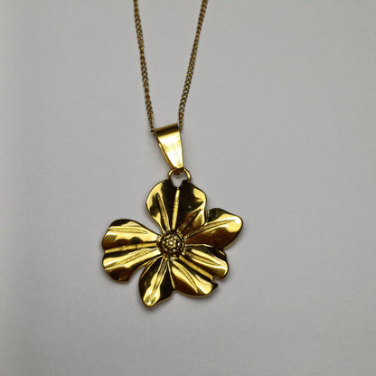 Golden flower chain