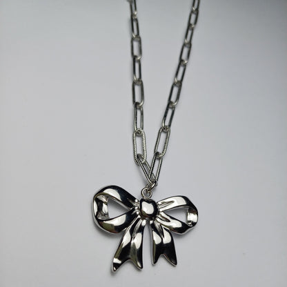 Silver bow chain