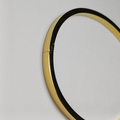 Simple bangle