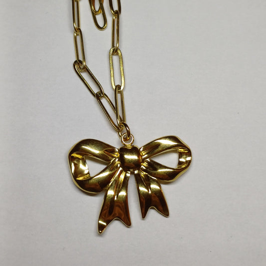 Golden bow chain