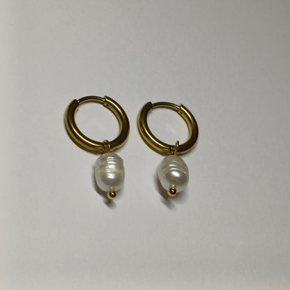 Freshwater pearl earrings
