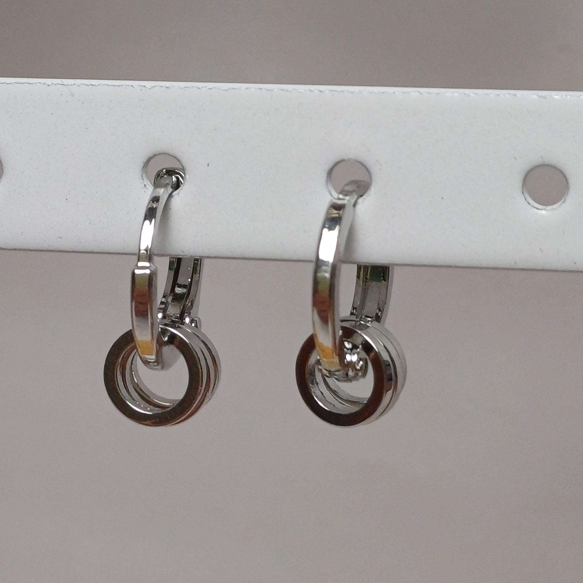 Cirkel earrings.