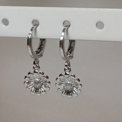 Cute flower earrings.