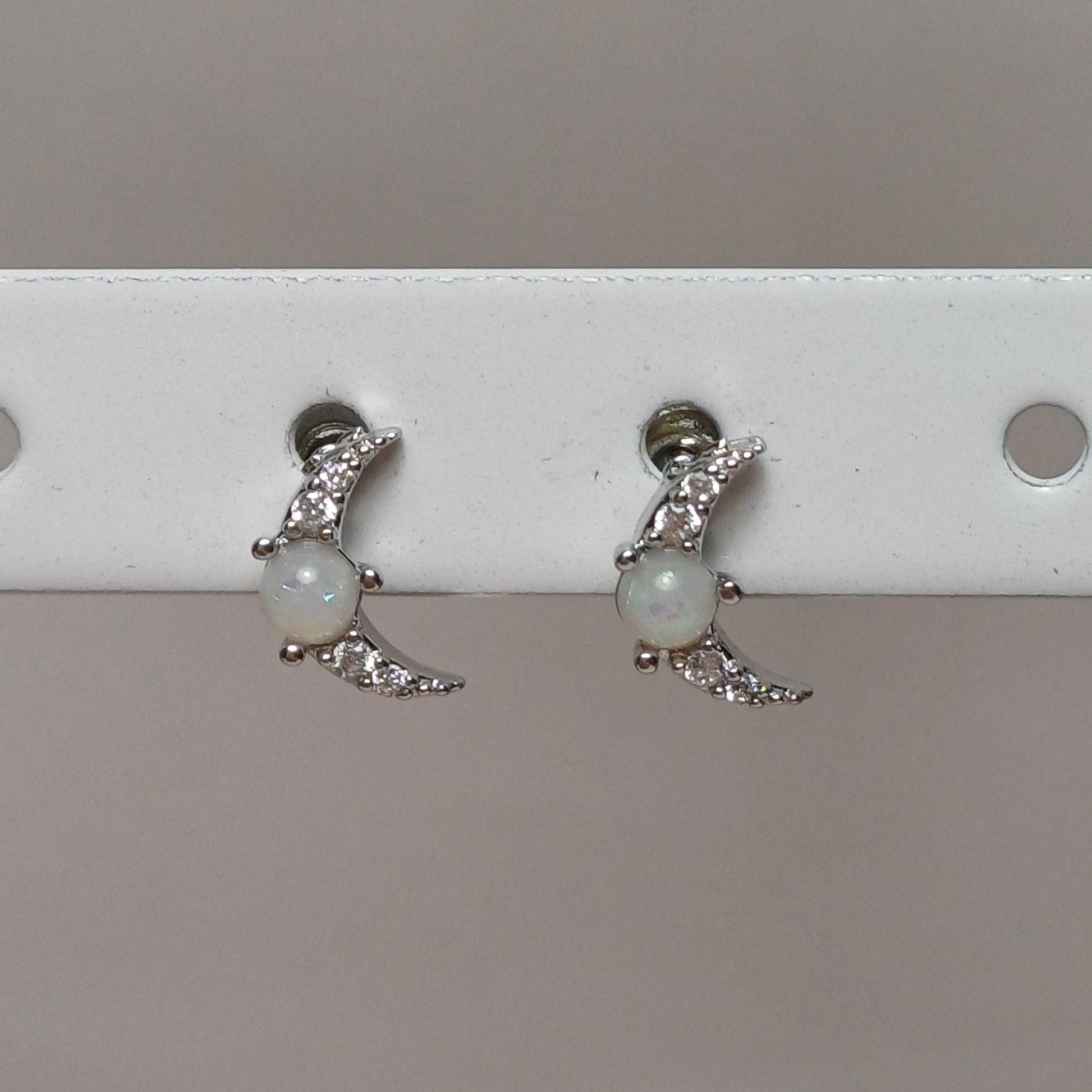 Cute moon earrings. 