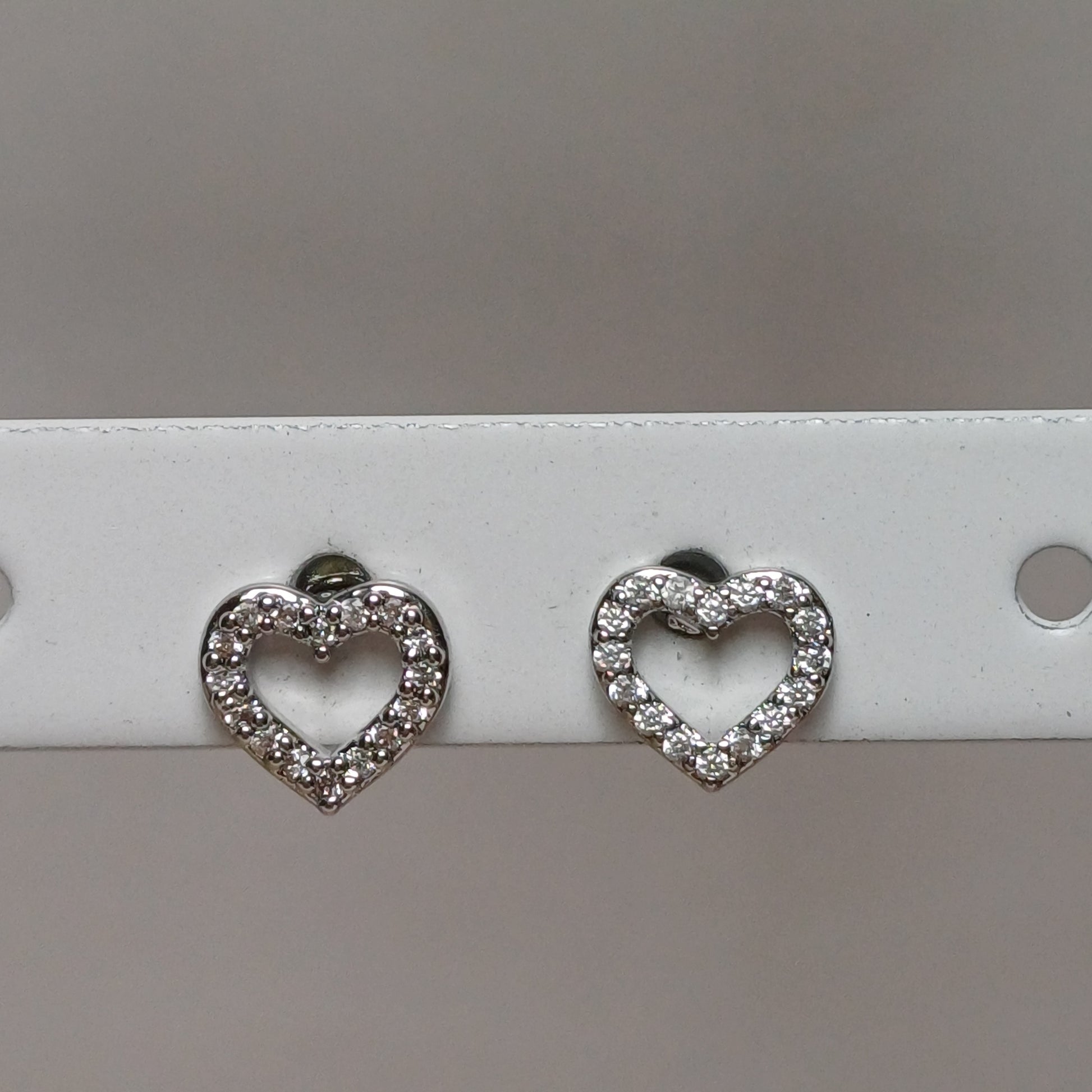 Little heart earrings. 