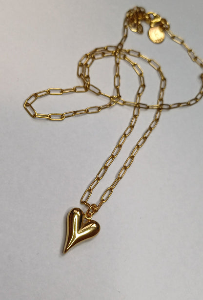 Dainty heart necklace