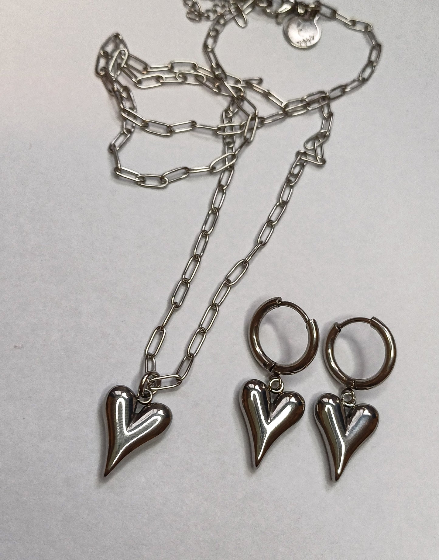 Dainty heart necklace