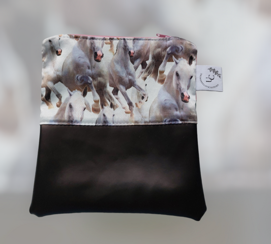 Roze paarden etui