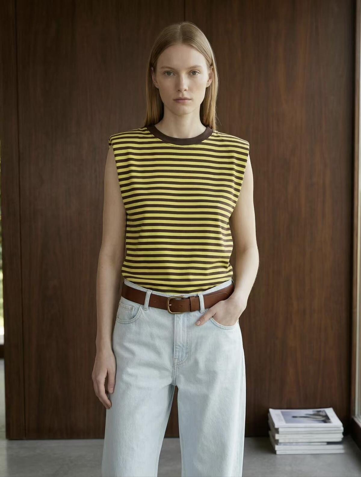 Bo gestreepte mouwloze top