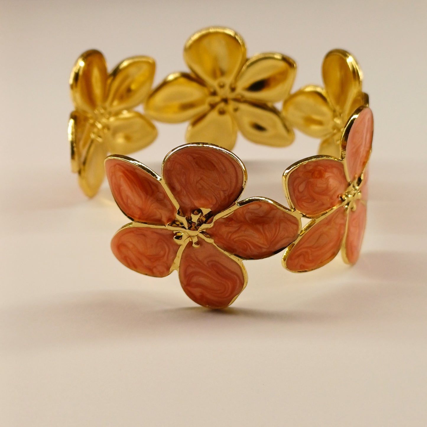 Blossom bracelet peach