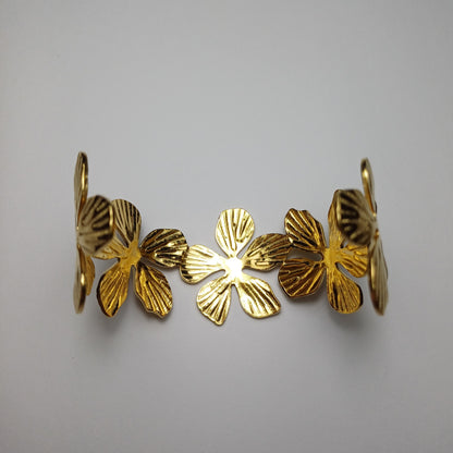 Big flower bracelet