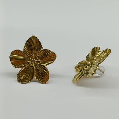 Blossom earrings gold