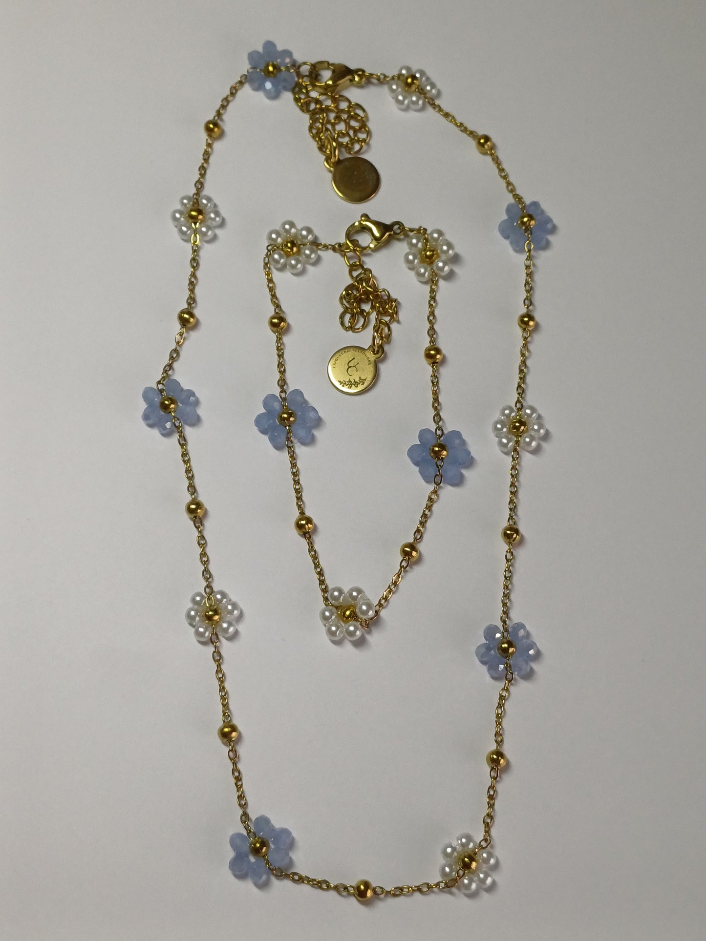 Blauwe bloemen ketting
