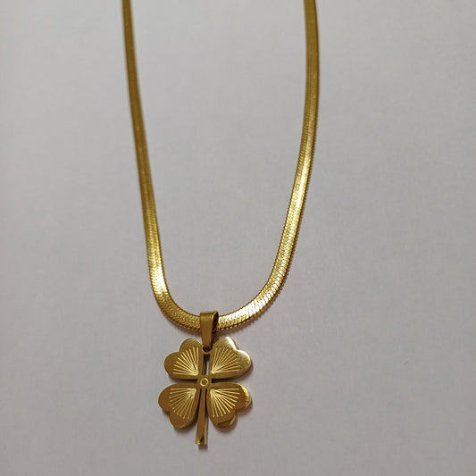 Lucky clover chain