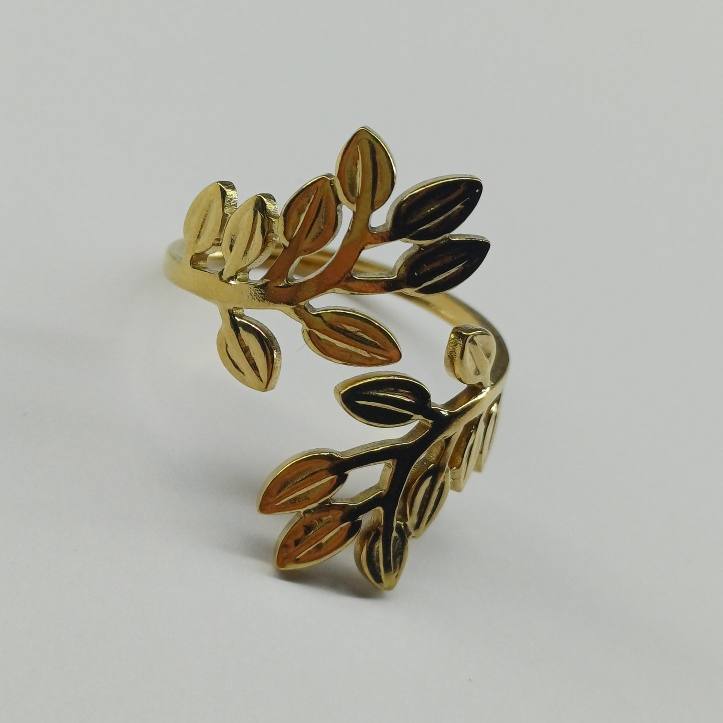 Leaves ring