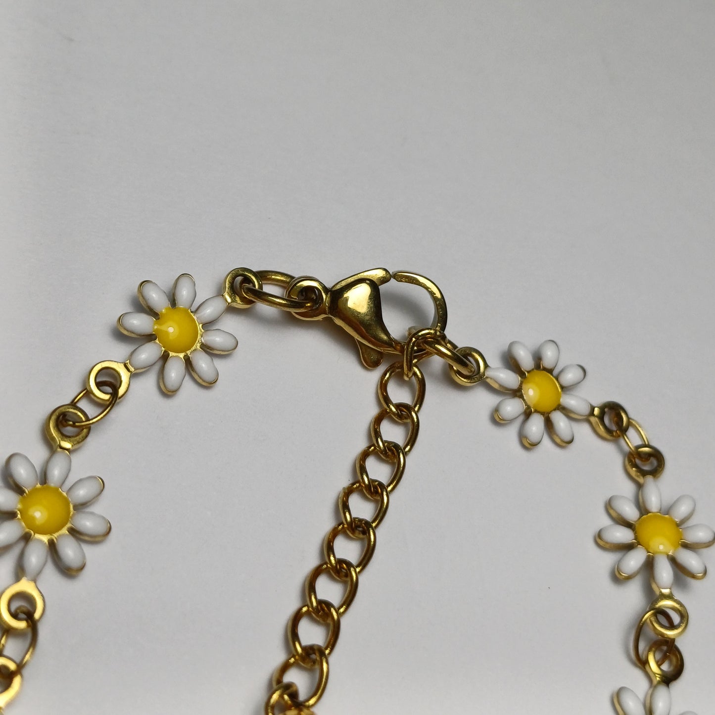 White bloom bracelet