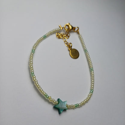 Green star bracelet