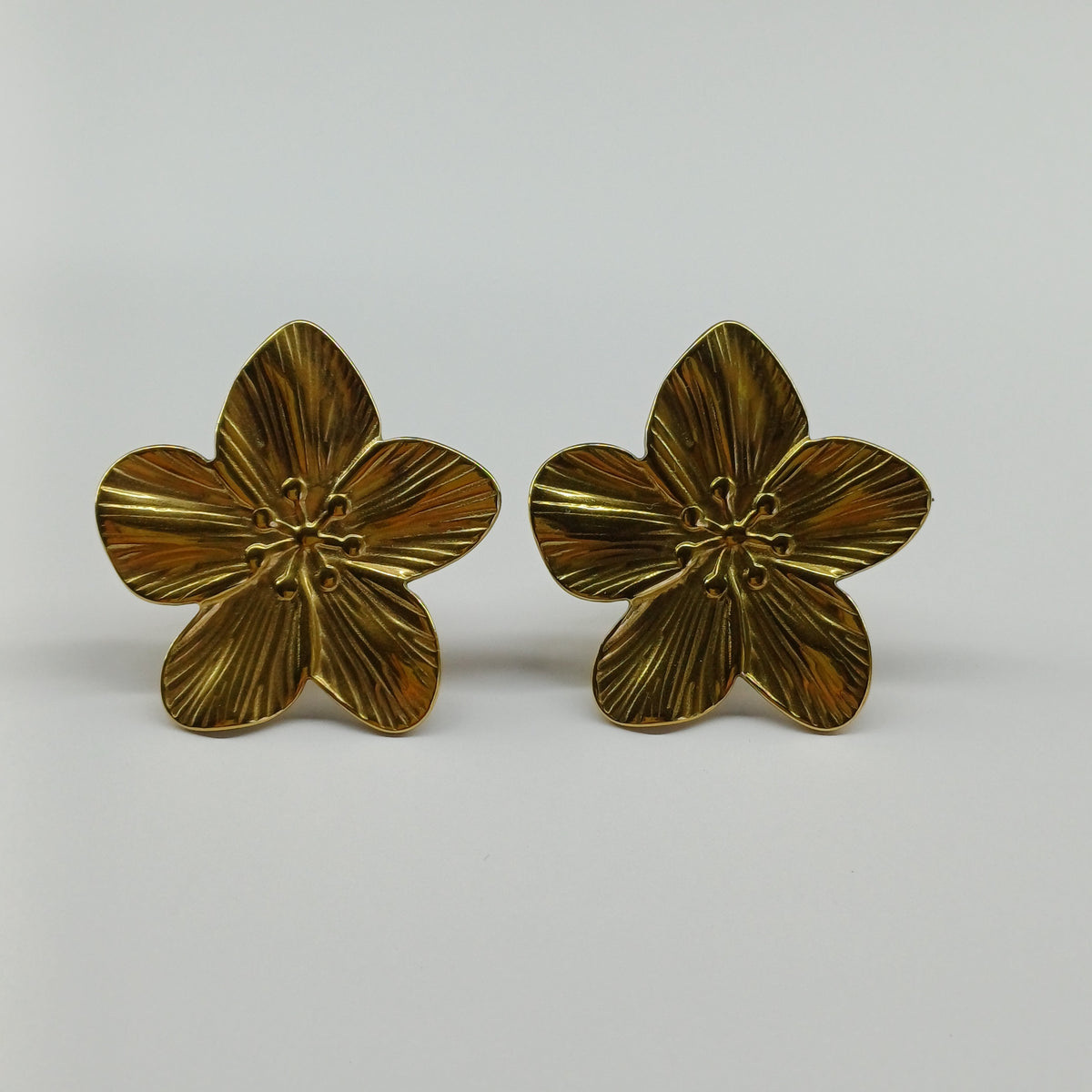 Blossom earrings gold