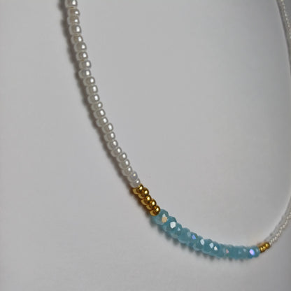 Blue diamond ketting